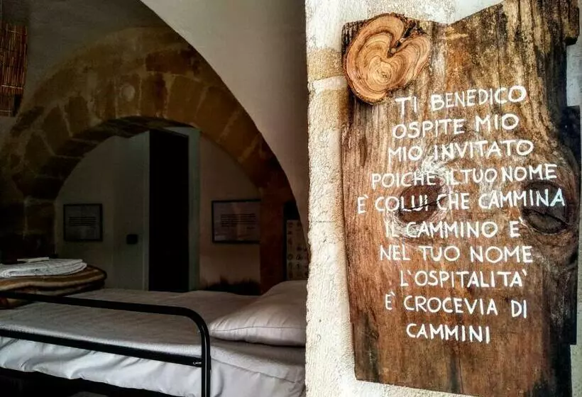 Retkeilymaja Riparo Di Masseria Urbana