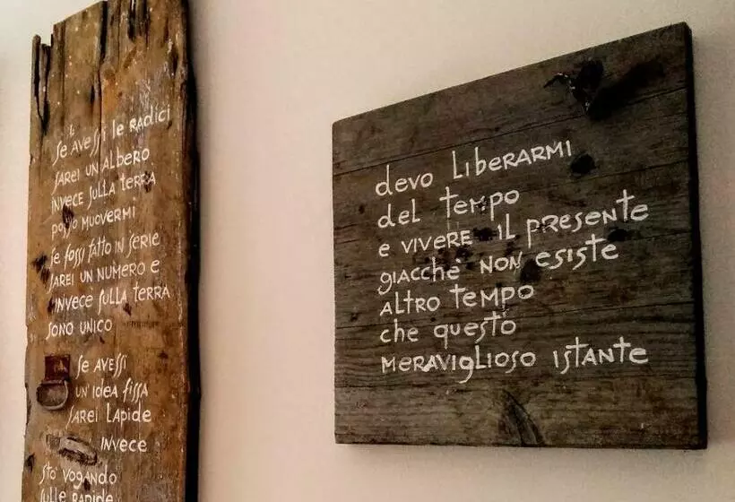 Retkeilymaja Riparo Di Masseria Urbana