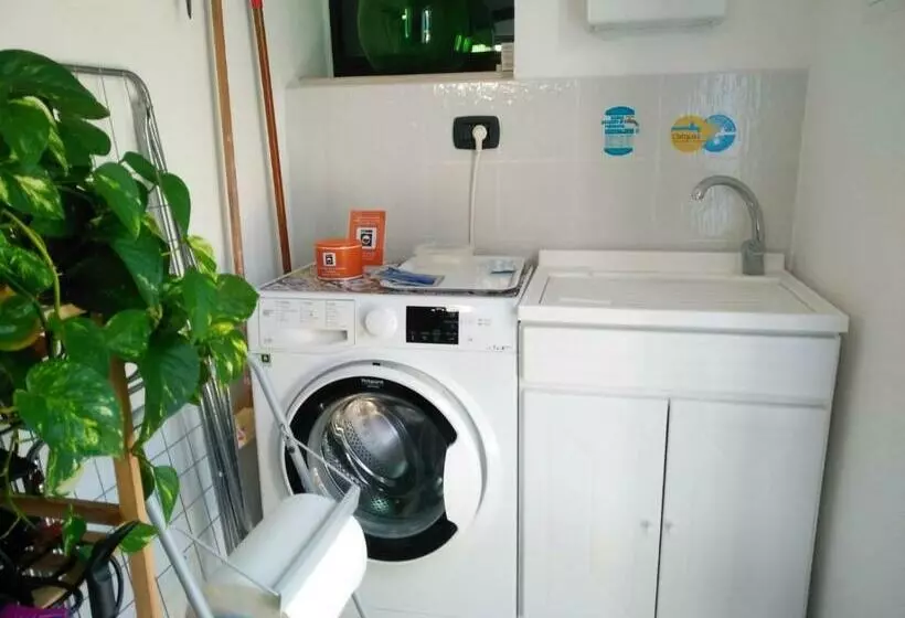 Retkeilymaja Riparo Di Masseria Urbana