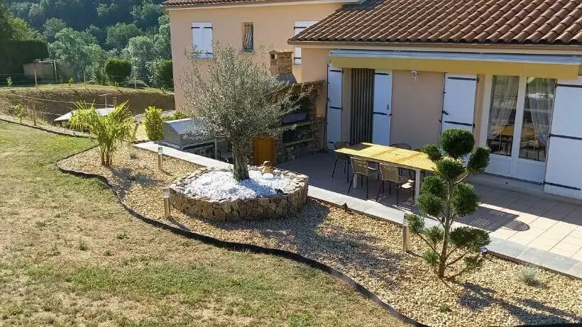 ベッドアンドブレックファースト Chambre D Hôte Chez Nathalie & Roland