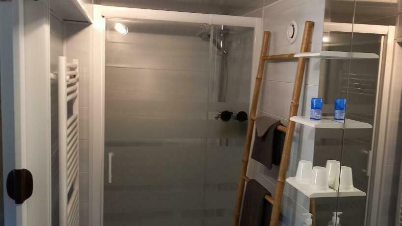 민박 Chambre D Hôte Chez Nathalie & Roland