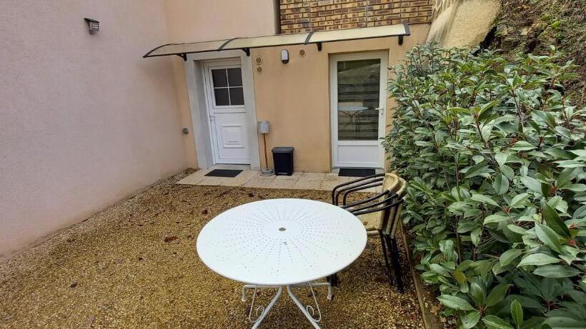 민박 Chambre D Hôte Chez Nathalie & Roland