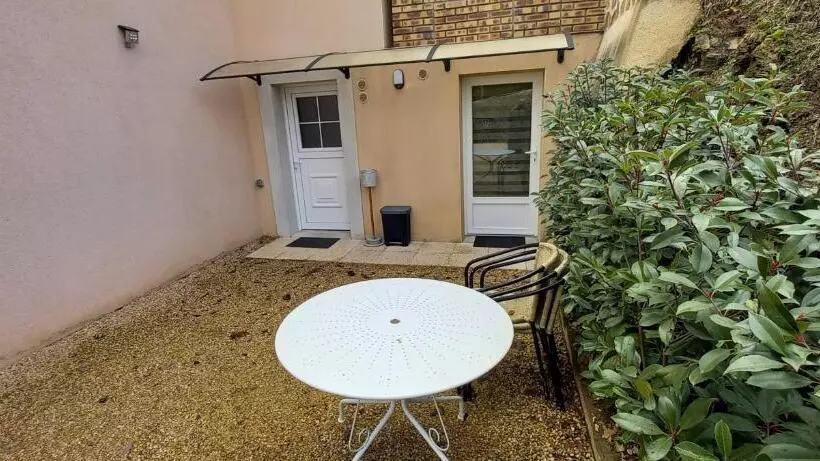 ベッドアンドブレックファースト Chambre D Hôte Chez Nathalie & Roland