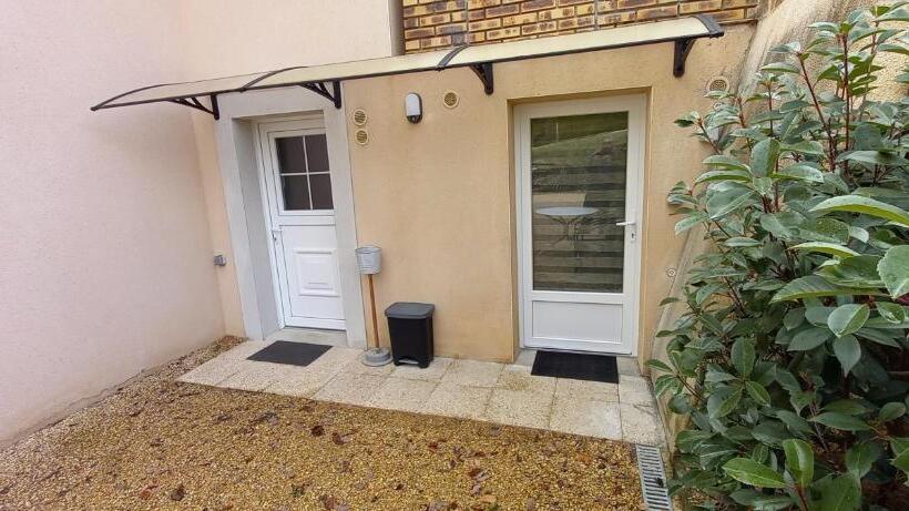 민박 Chambre D Hôte Chez Nathalie & Roland