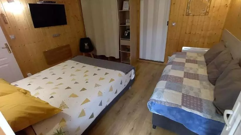 ベッドアンドブレックファースト Chambre D Hôte Chez Nathalie & Roland