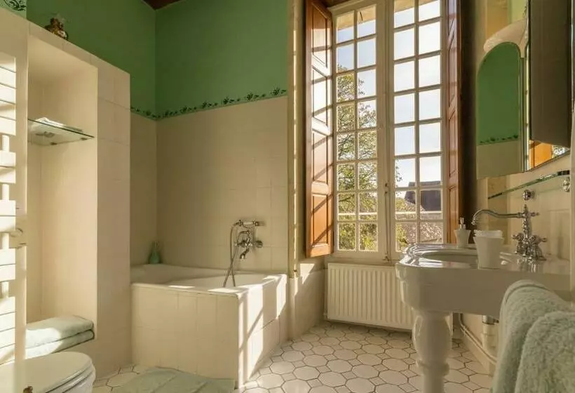 تختخواب و صبحانه Château Du Marais