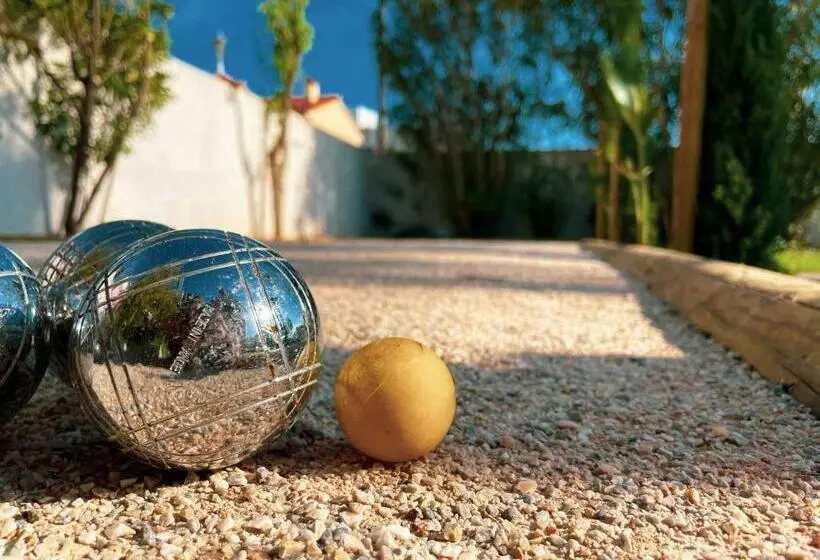 Aamiaismajoitus (B&B) Domaine Le Courti   Adult Only