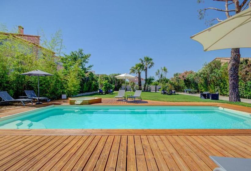 민박 Domaine Le Courti   Adult Only