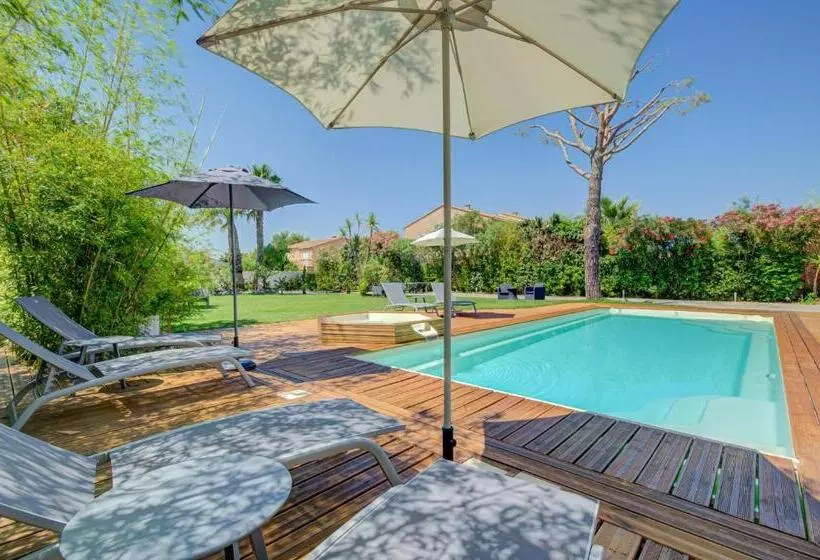 Aamiaismajoitus (B&B) Domaine Le Courti   Adult Only