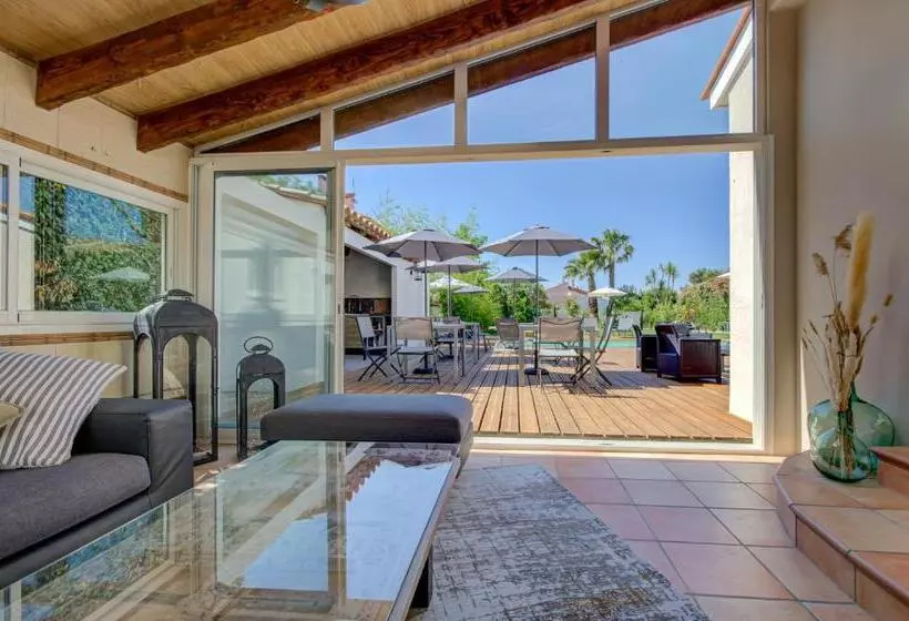 Aamiaismajoitus (B&B) Domaine Le Courti   Adult Only