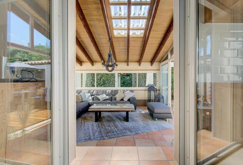 민박 Domaine Le Courti   Adult Only