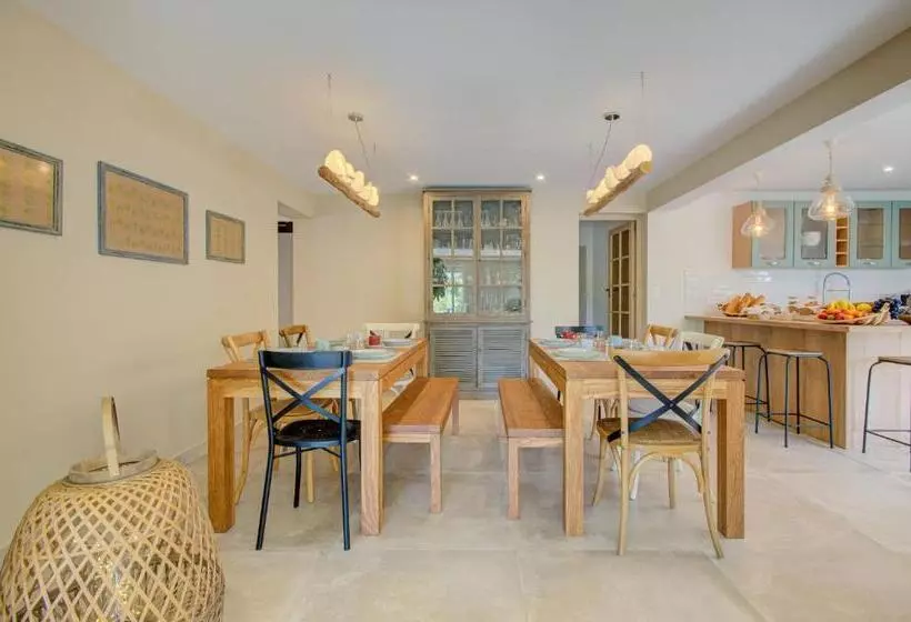 Aamiaismajoitus (B&B) Domaine Le Courti   Adult Only