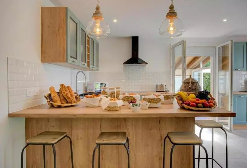 Aamiaismajoitus (B&B) Domaine Le Courti   Adult Only