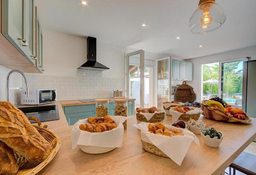 민박 Domaine Le Courti   Adult Only