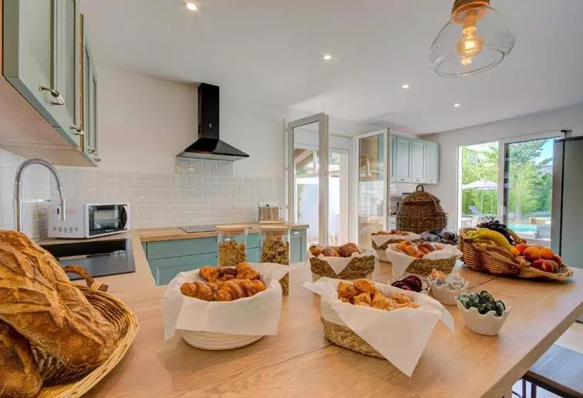 Aamiaismajoitus (B&B) Domaine Le Courti   Adult Only