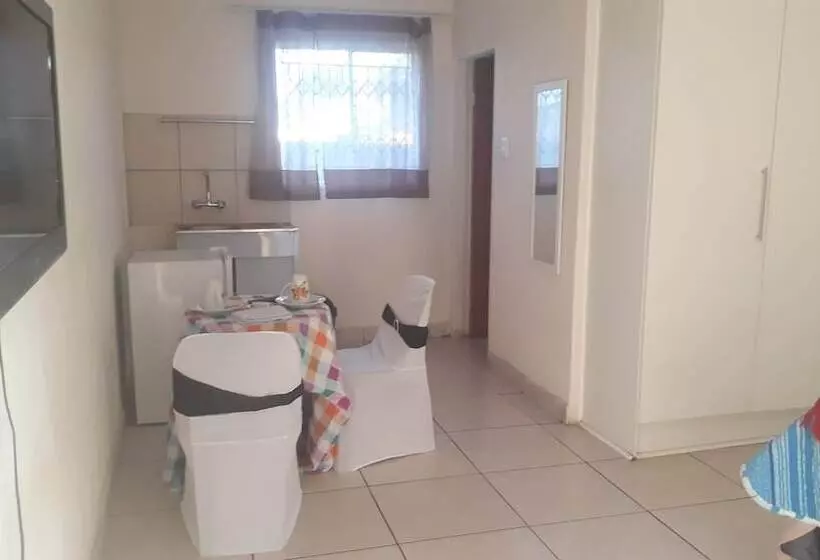 ベッドアンドブレックファースト La Fiance Village