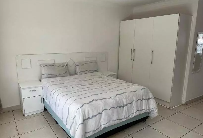 ベッドアンドブレックファースト La Fiance Village