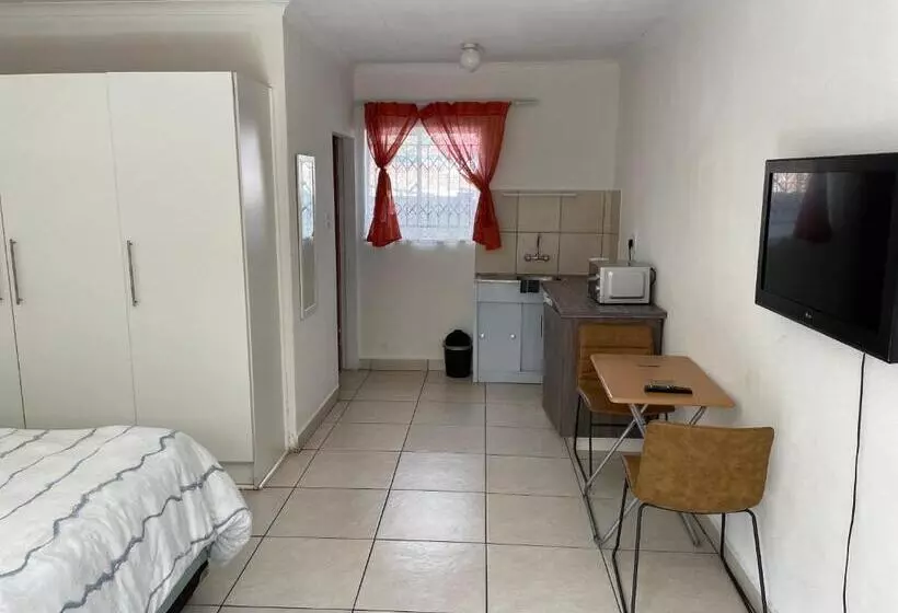 ベッドアンドブレックファースト La Fiance Village