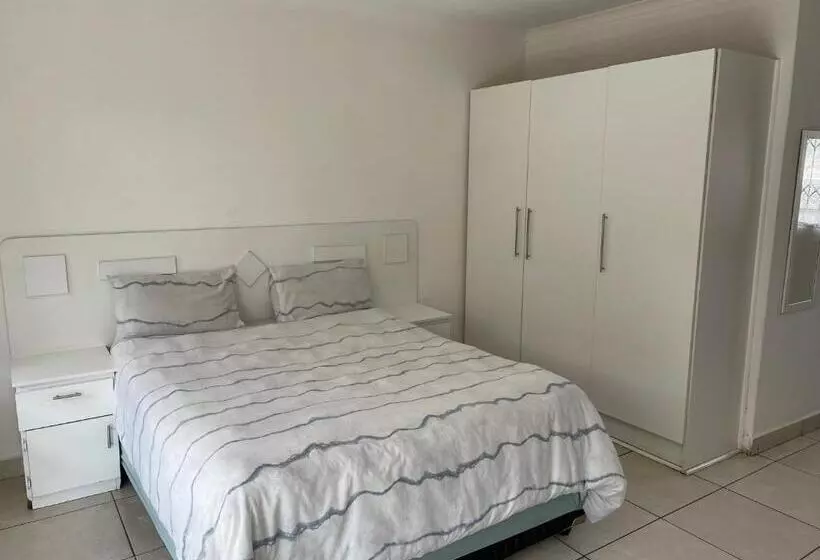 ベッドアンドブレックファースト La Fiance Village