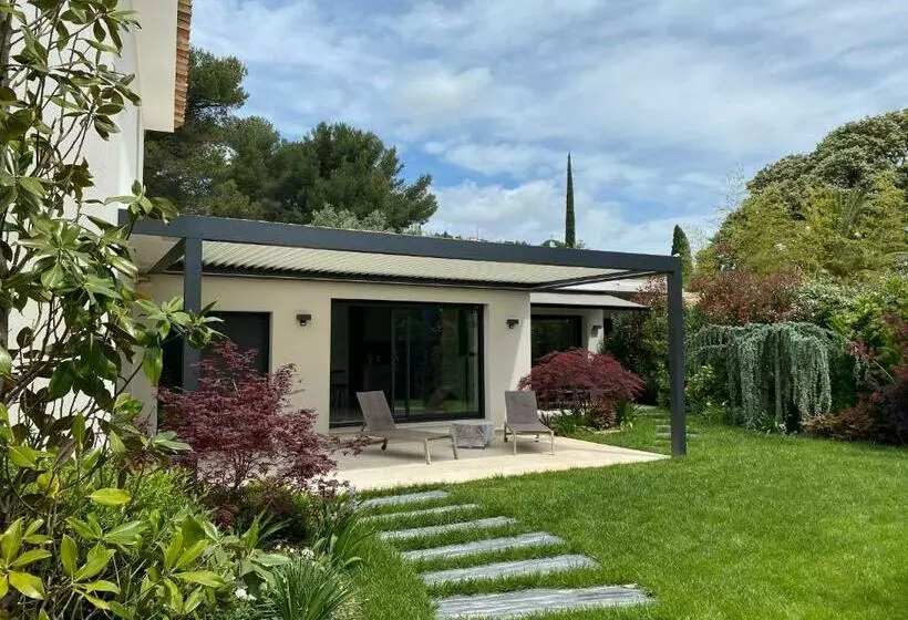 Aamiaismajoitus (B&B) Villa Chaptalia