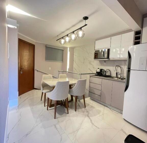 Flat Da Babi, Moderno, Luxuoso, Equipado E 600mb Wifi