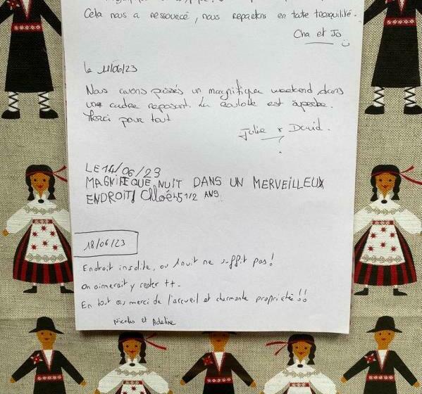 Отель Gîtes Les Perouilles La Roulotte Climatisée Avec Jacuzzi De Josépha