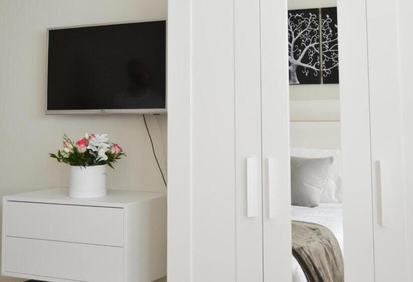 Mr Living Bed & Breakfast