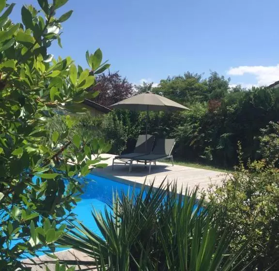 Majatalo Maison L Heure Bleue