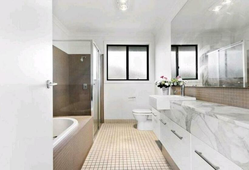 פנסיון Not Entire House!! Cozy Two Bedrooms With Private Bathroom And Parking