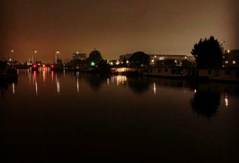 住宿加早餐 Amster Houseboat Bed Without Breakfast