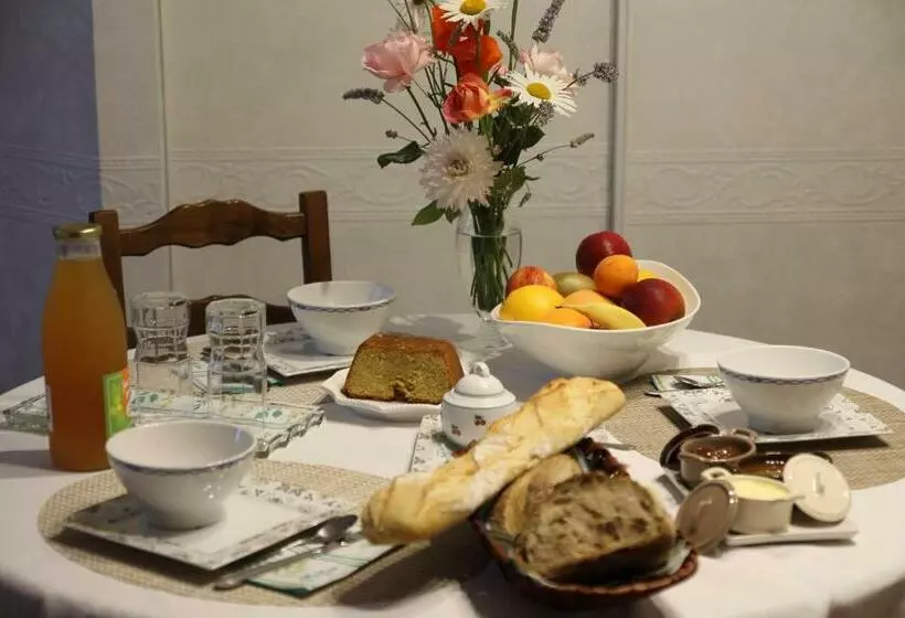 Aamiaismajoitus (B&B) Chambre D Hote La Roussiere