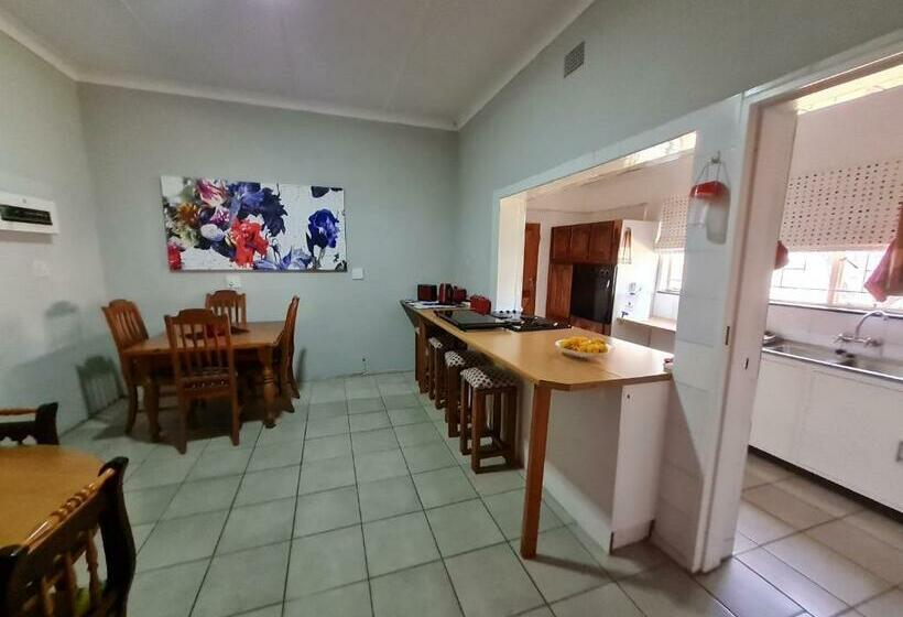 펜션 The Garden Inn Guesthouse