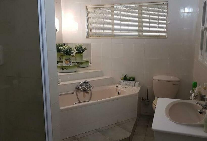 펜션 The Garden Inn Guesthouse