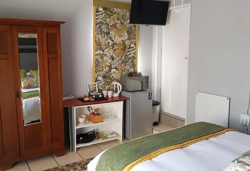 ペンション The Garden Inn Guesthouse