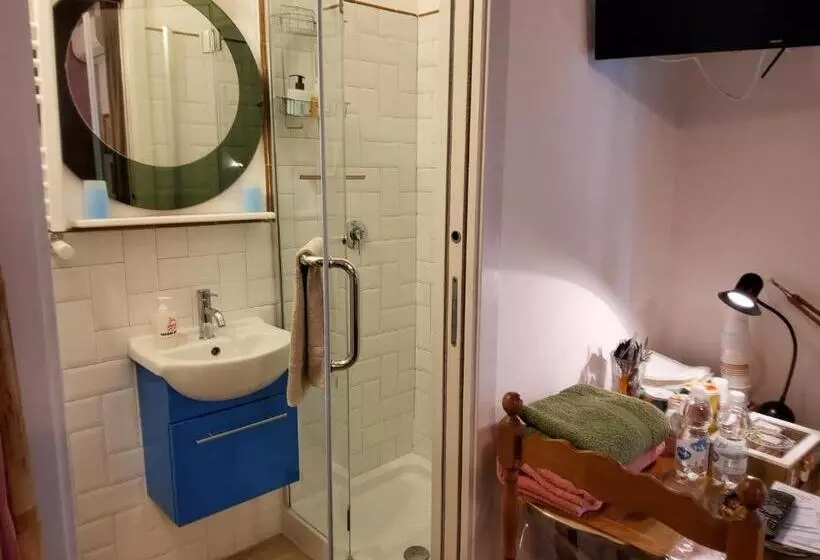 Annadia Sweet Home B&b