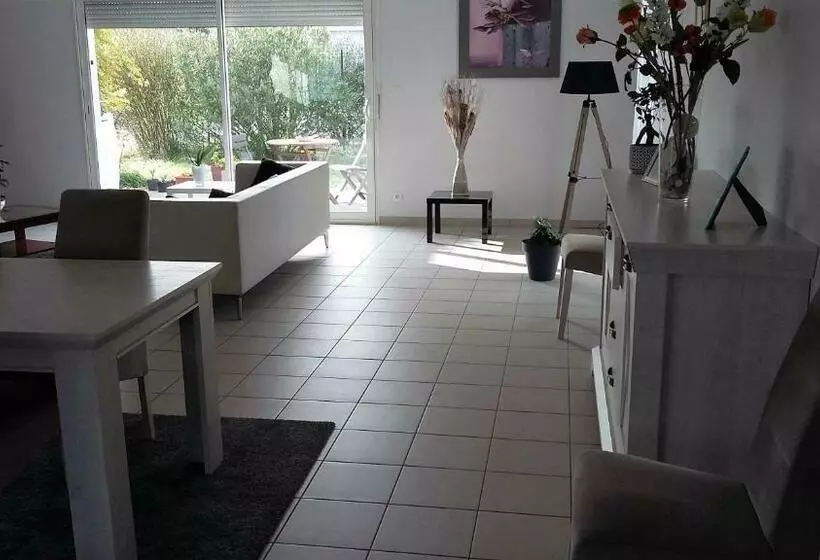 تختخواب و صبحانه L Escale Près Bordeaux