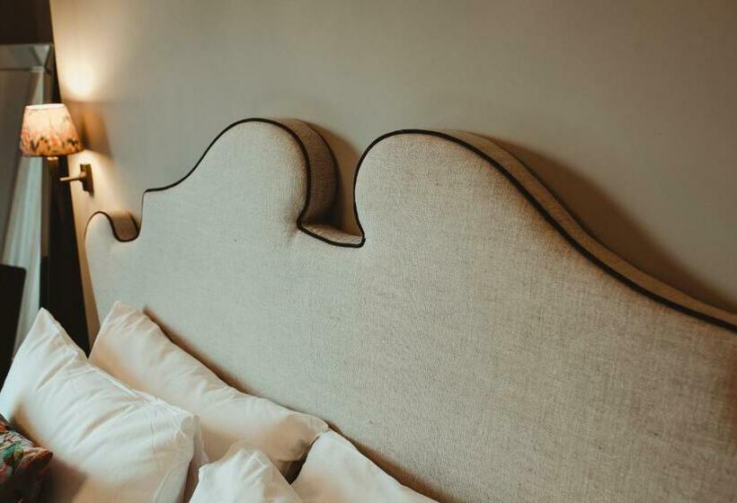 Ch1 Boutique Stays   Queen Suite