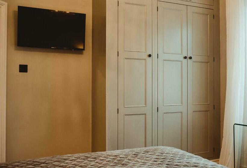 Ch1 Boutique Stays   Queen Suite