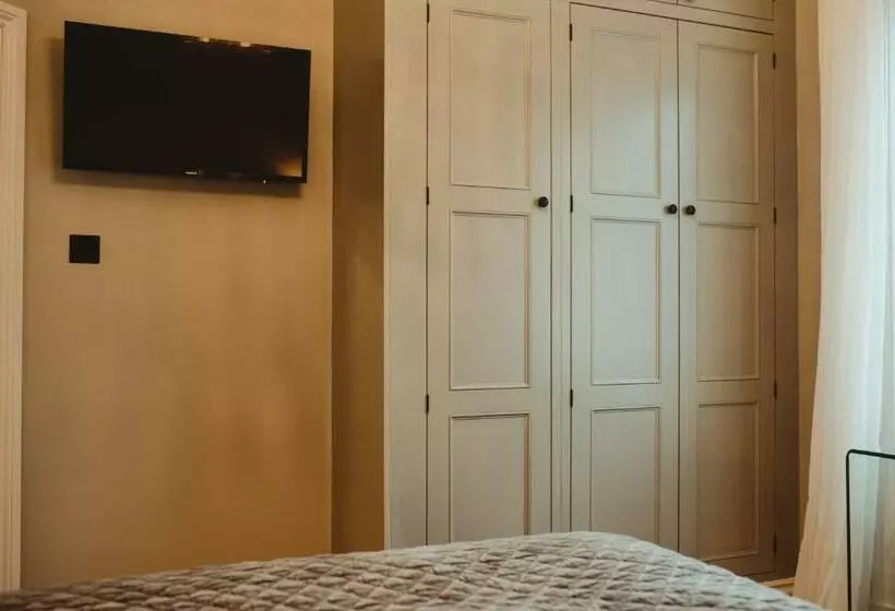 Ch1 Boutique Stays   Queen Suite