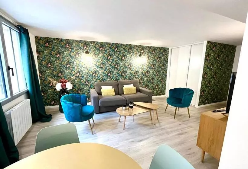 City Affaire : Hotel De Ville