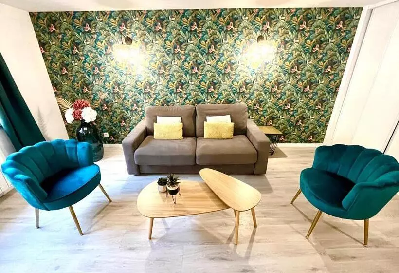 City Affaire : Hotel De Ville