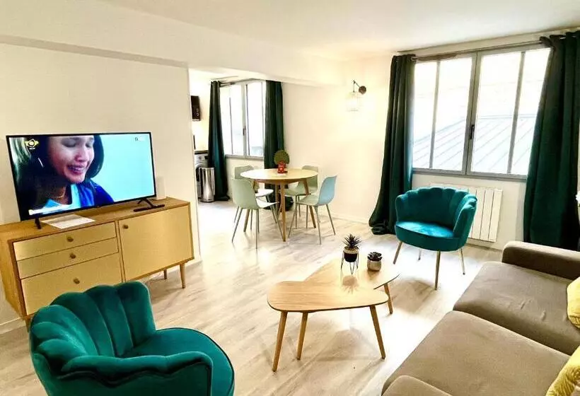 City Affaire : Hotel De Ville