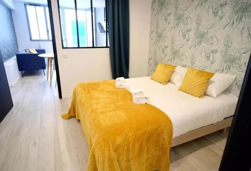 City Affaire : Hotel De Ville