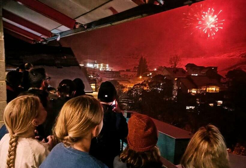 בית מלון כפרי Lakeside Falls Creek