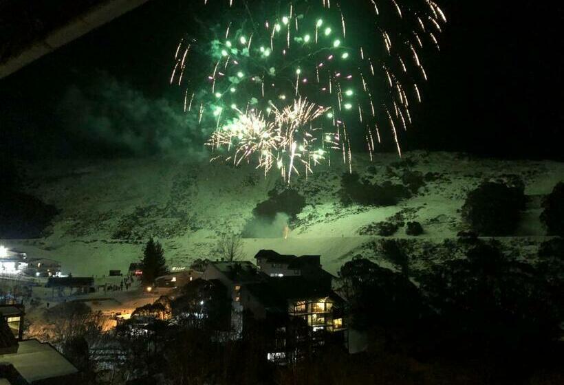 בית מלון כפרי Lakeside Falls Creek