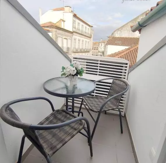 پانسیون A Botoeira Da Praça Guest House