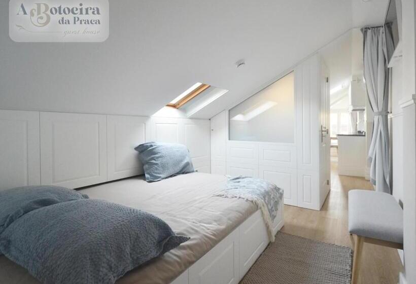 پانسیون A Botoeira Da Praça Guest House