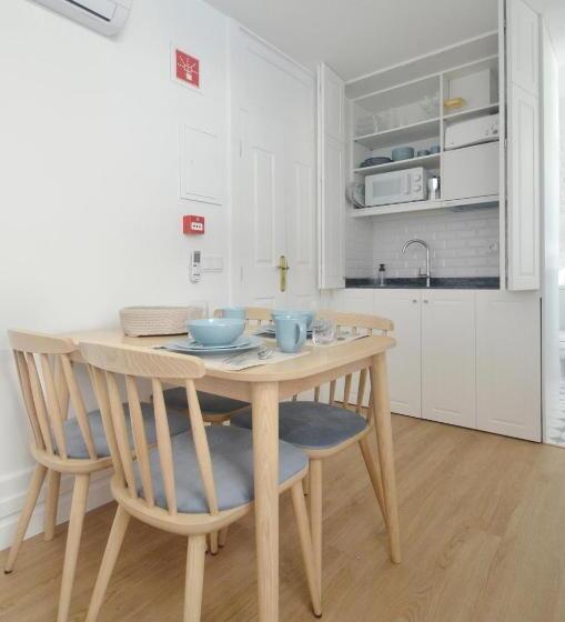 پانسیون A Botoeira Da Praça Guest House