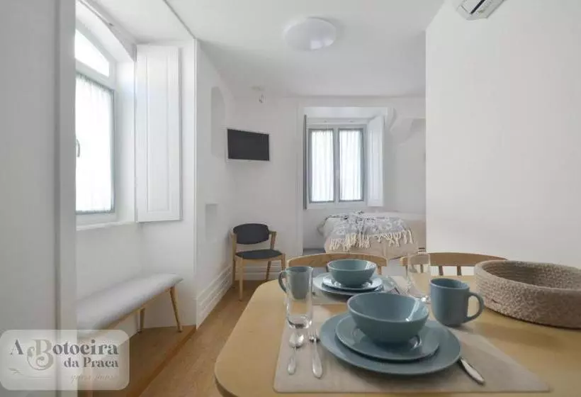 پانسیون A Botoeira Da Praça Guest House