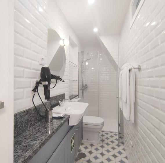 پانسیون A Botoeira Da Praça Guest House